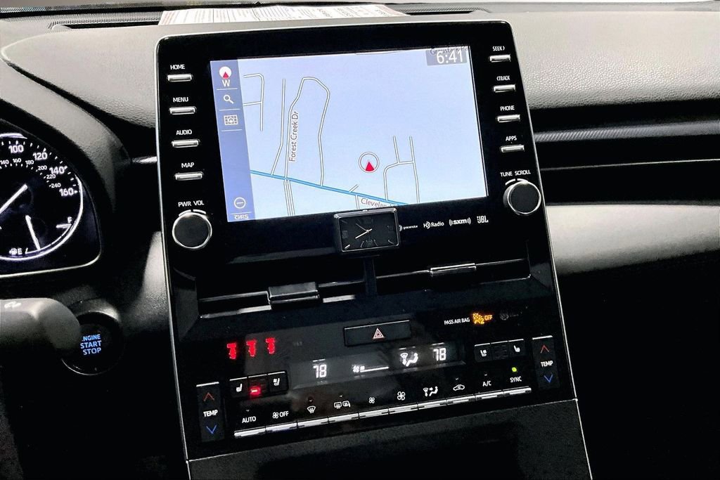 Used 2022 Toyota Avalon Touring w/ Advanced Safety Package image 10