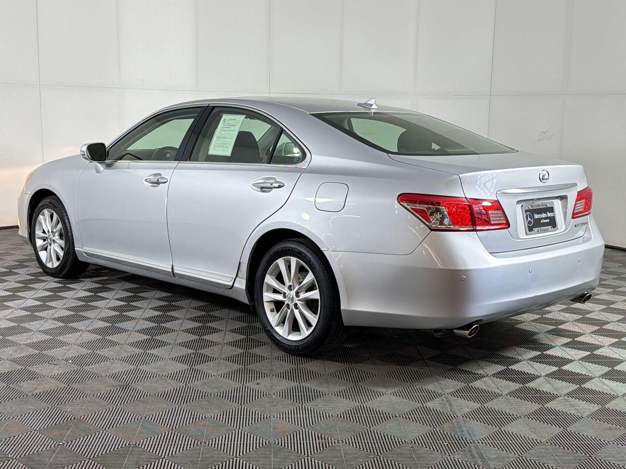 Used 2011 Lexus ES 350 image 3
