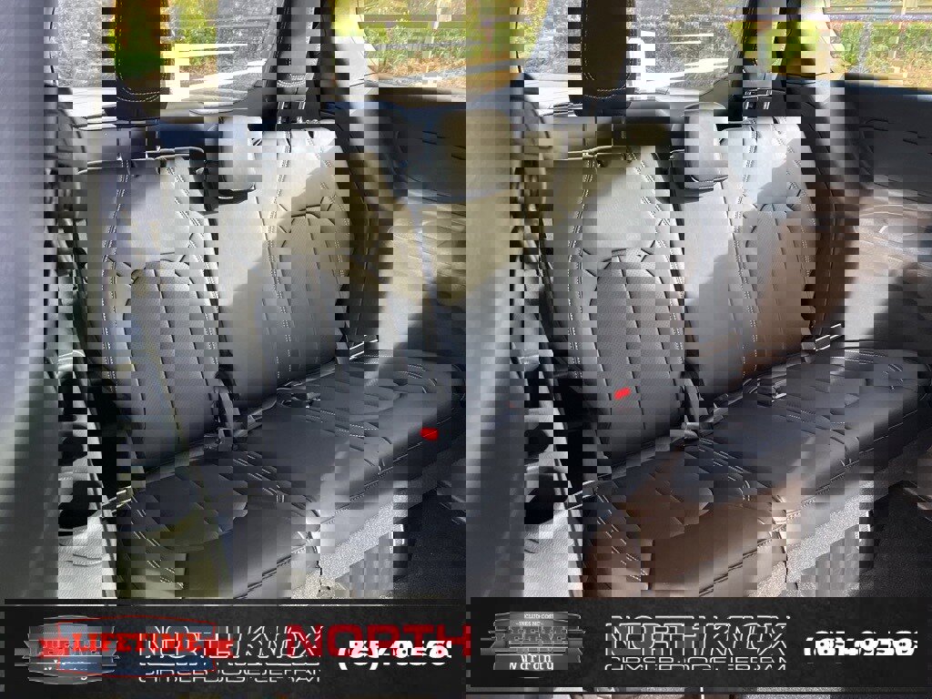 New 2026 Chrysler Voyager LX image 26