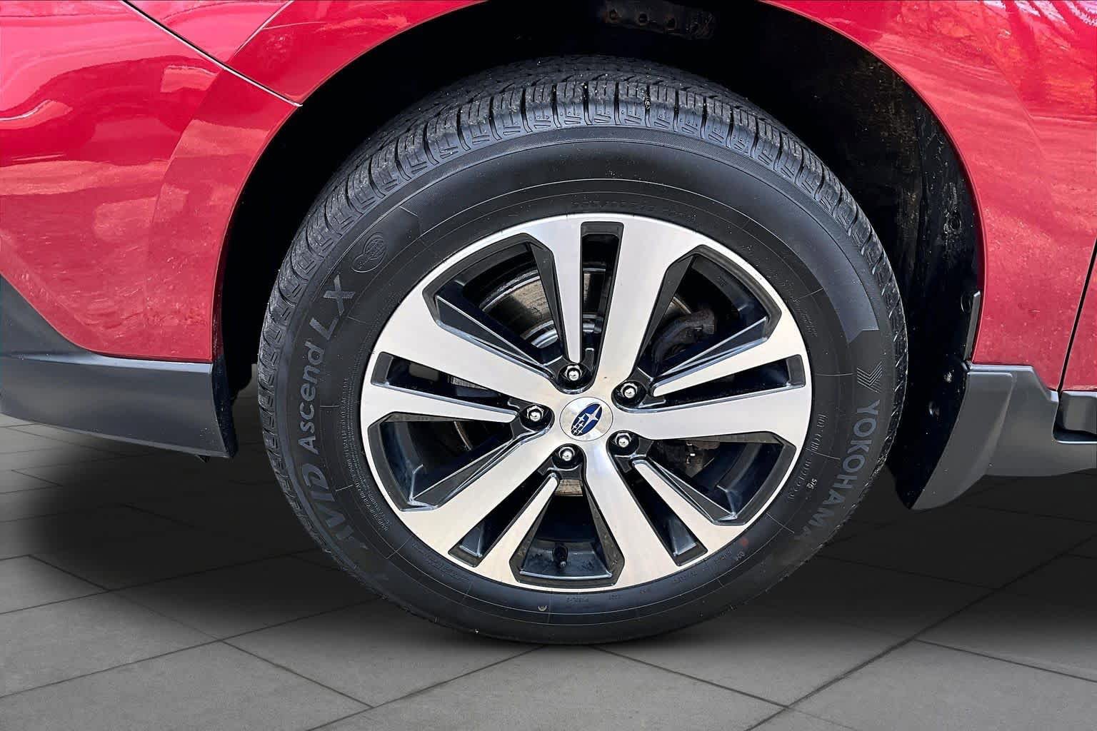 Used 2018 Subaru Outback 2.5i Limited AWD/4WD image 11