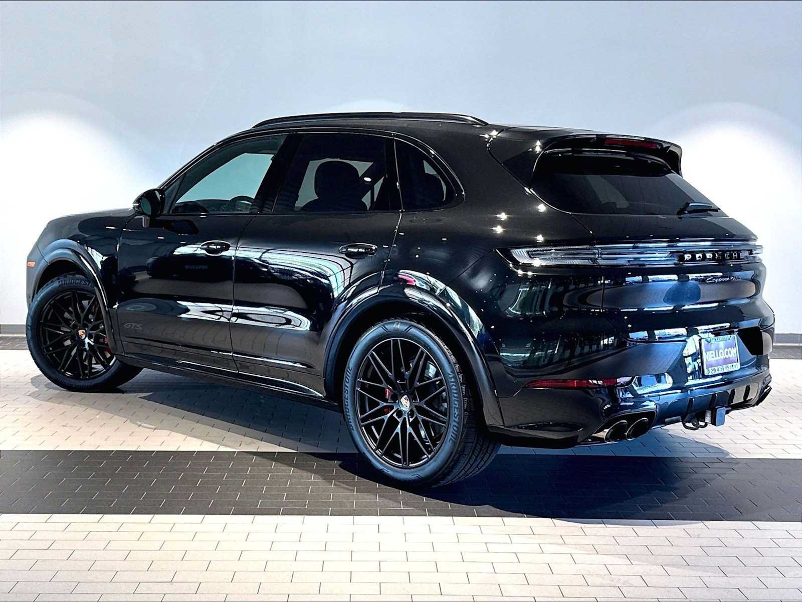 New 2026 Porsche Cayenne GTS AWD/4WD image 3