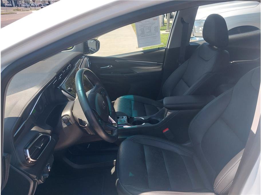 Used 2023 Chevrolet Bolt LT w/ Infotainment Package FWD image 11