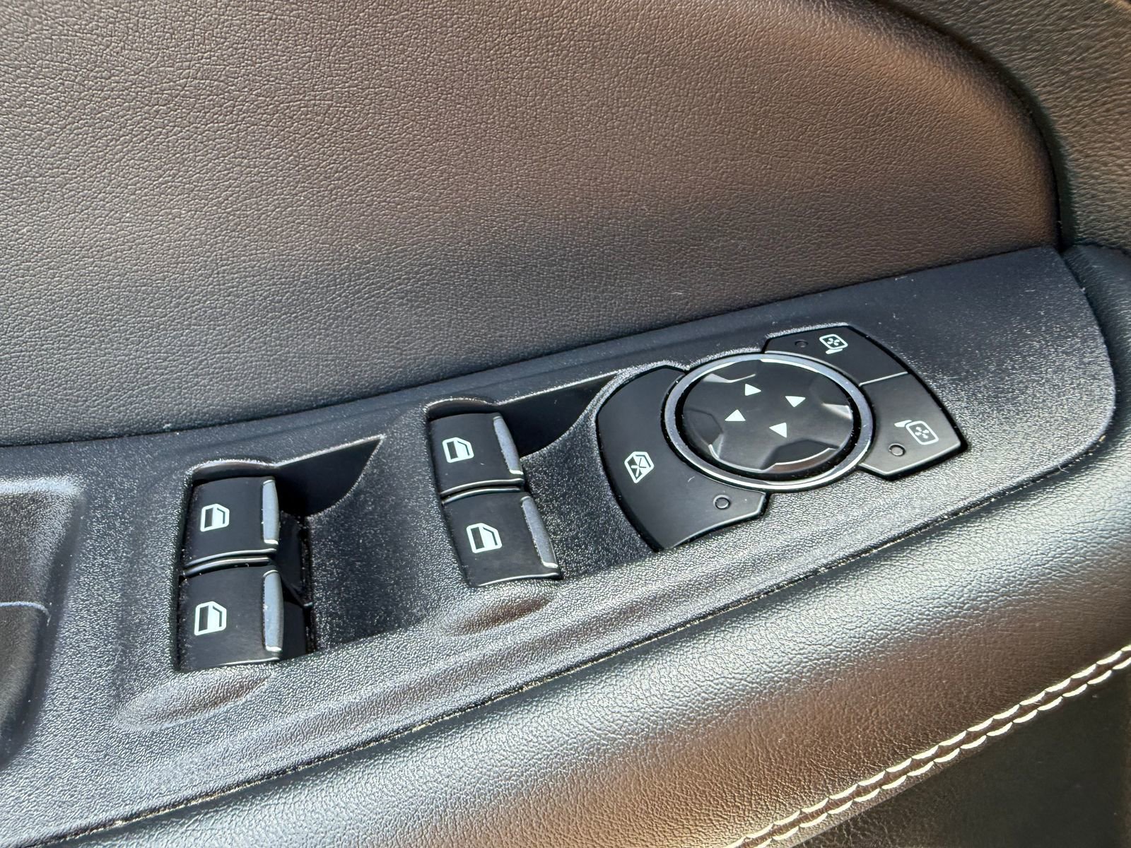 Used 2024 Ford Edge ST image 19