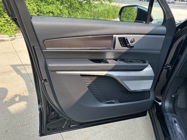 New 2026 Cadillac Vistiq Sport w/ LPO, Floor Liner Package image 10