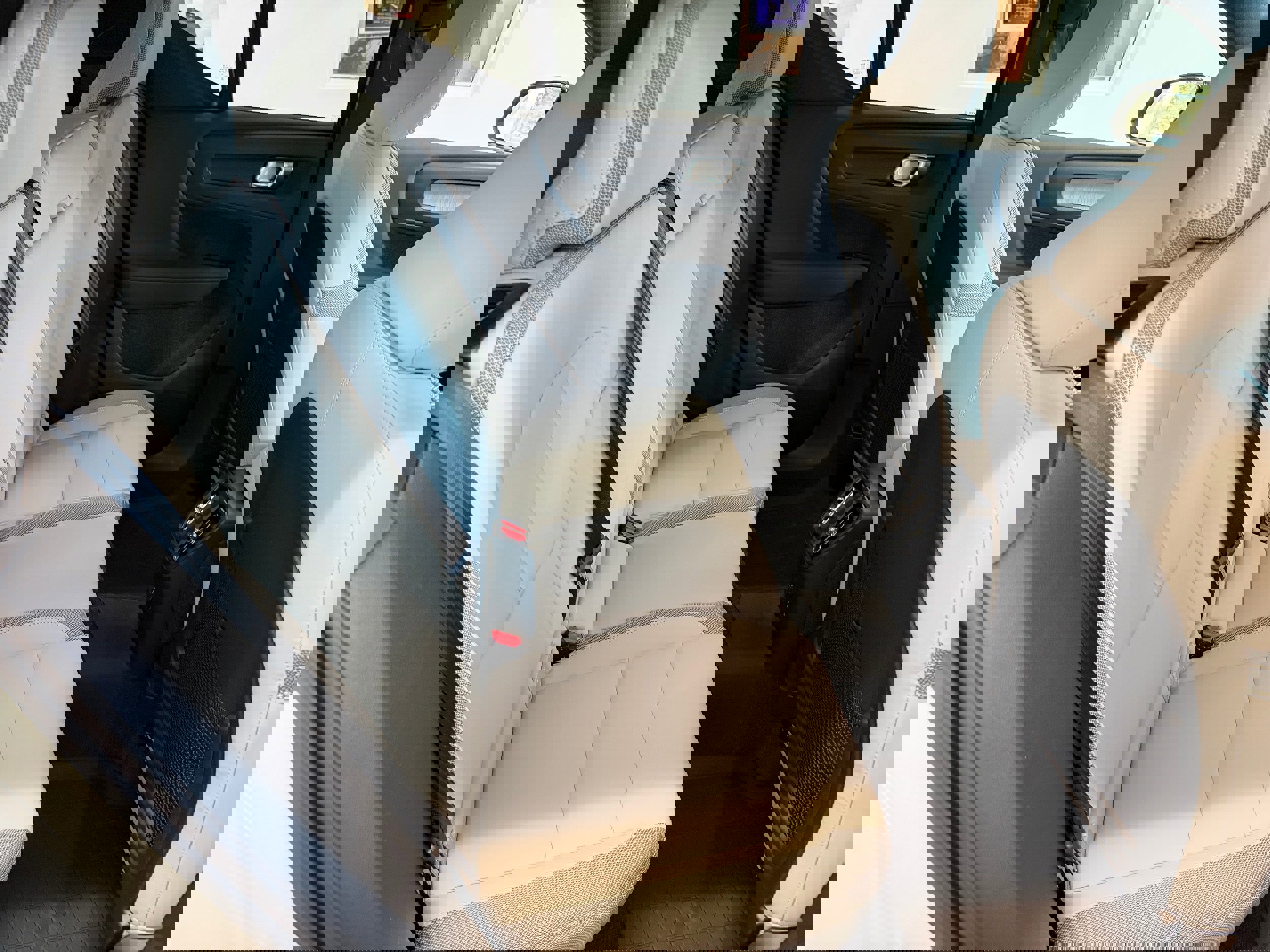 New 2026 Volvo EX40 Plus w/ Climate Package image 29