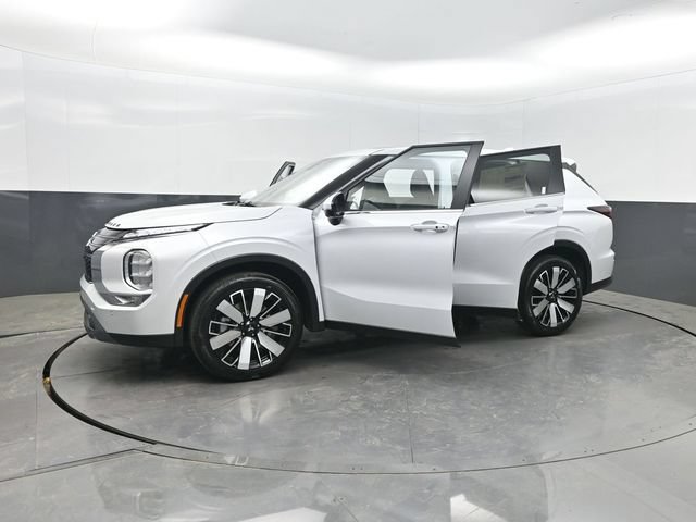 New 2026 Mitsubishi Outlander SE FWD image 35