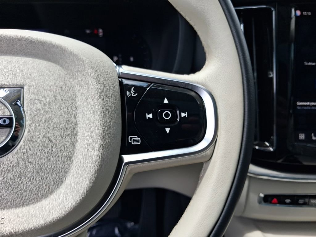 Certified 2024 Volvo XC60 B5 Core w/ Protection Package Premier AWD/4WD image 19