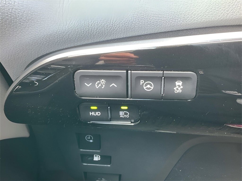 Used 2022 Toyota Prius Prime Limited image 27