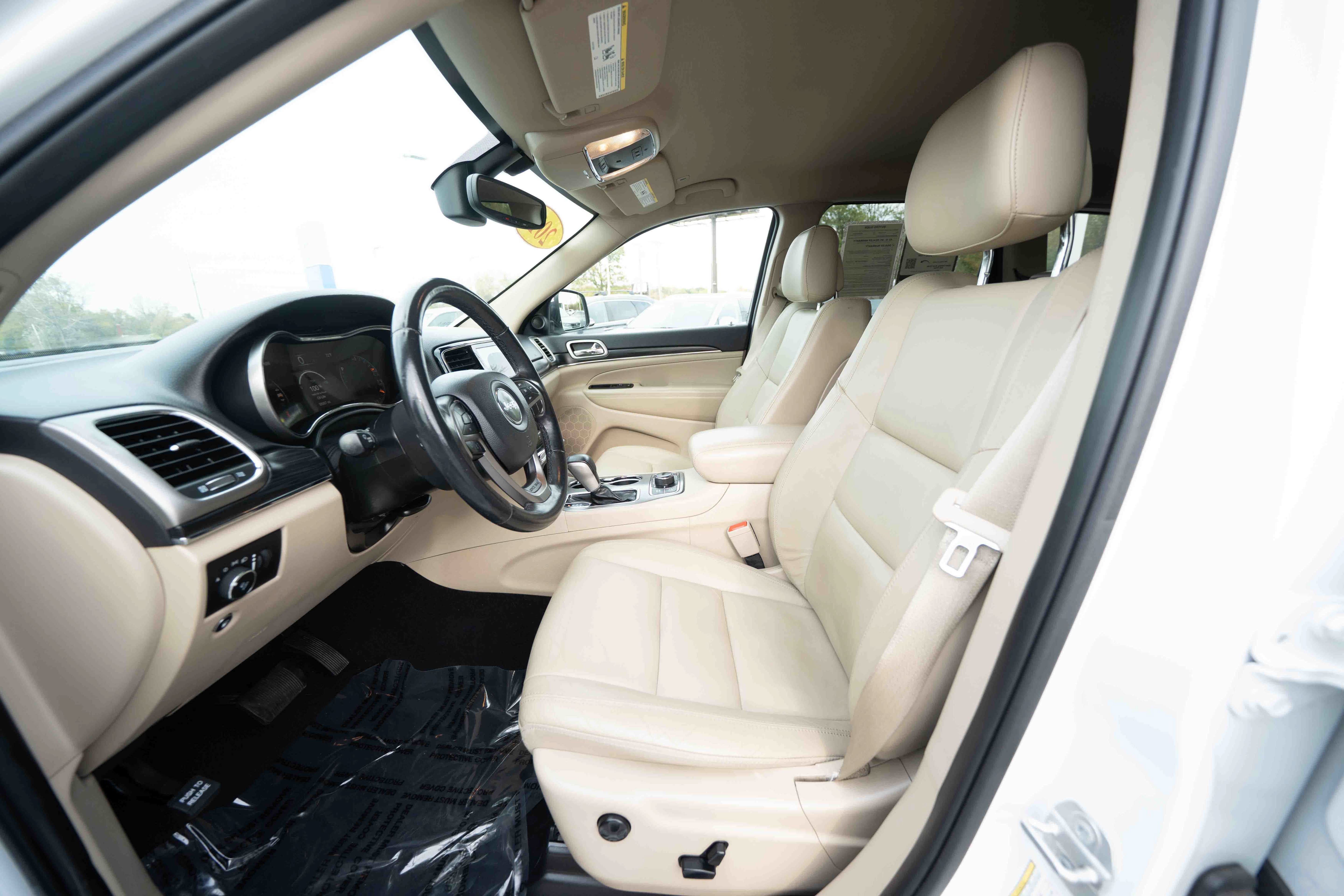 Used 2019 Jeep Grand Cherokee Limited AWD/4WD image 9
