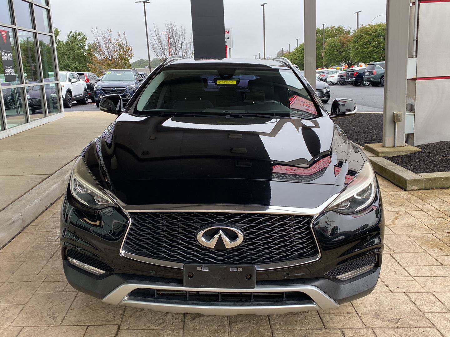 Used 2018 INFINITI QX30 Premium w/ Navigation Package AWD/4WD image 2