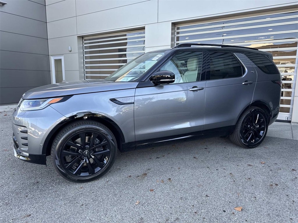 New 2026 Land Rover Discovery Limited Edition image 3