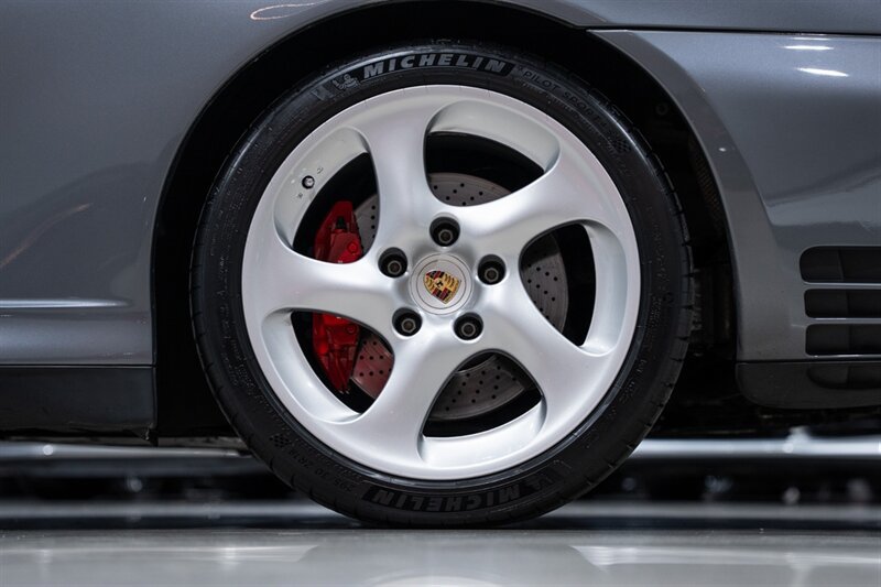 Used 2004 Porsche 911 Carrera 4S AWD/4WD image 13