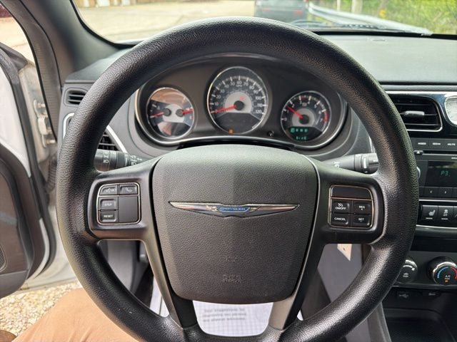 Used 2013 Chrysler 200 LX FWD image 10