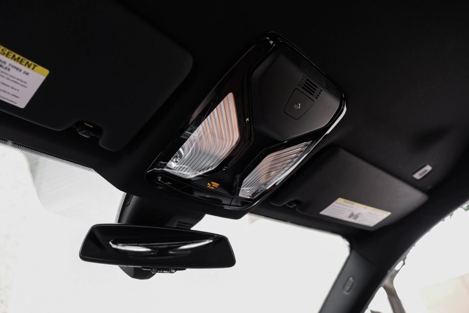 Used 2024 BMW M2 w/ Lighting Package RWD image 25
