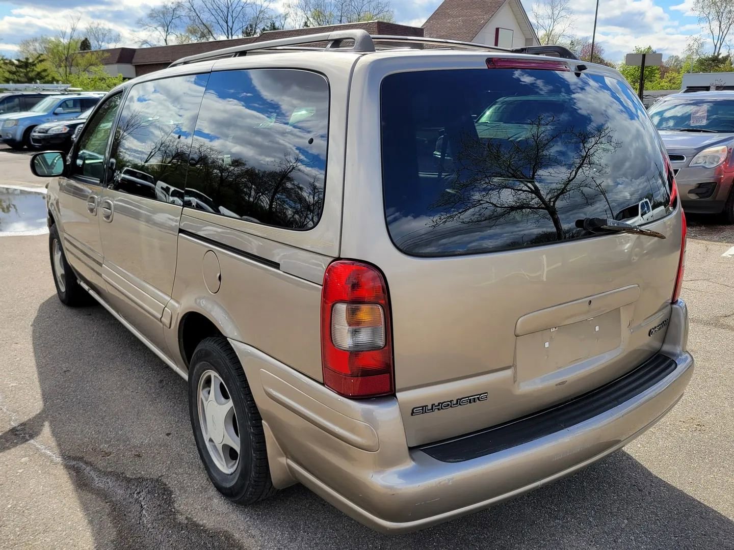Used 1999 Oldsmobile Silhouette Premiere w/ Towing Pkg FWD image 4