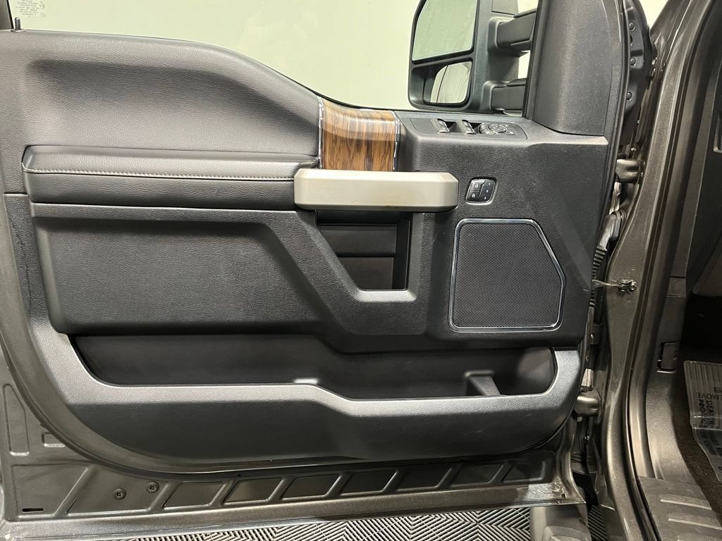 Used 2018 Ford F150 Lariat w/ Heavy-Duty Payload Package AWD/4WD image 13