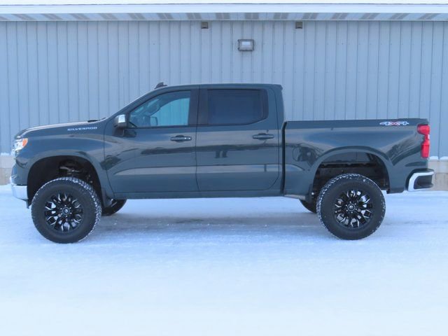 Used 2025 Chevrolet Silverado 1500 LT AWD/4WD image 11