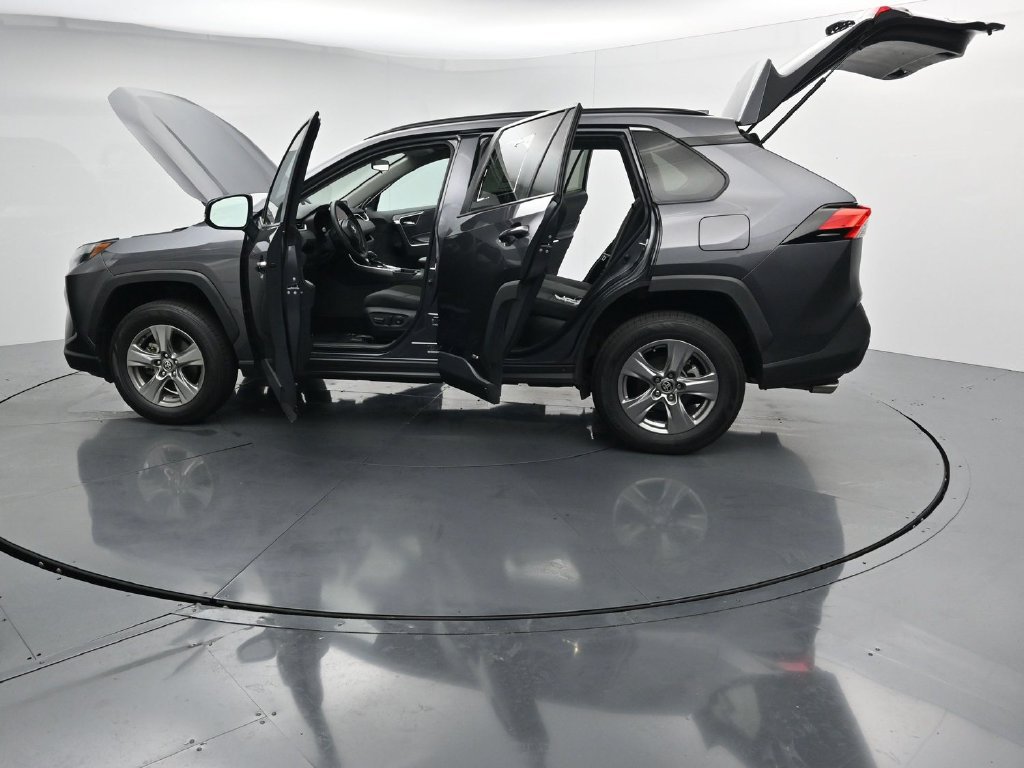 Used 2024 Toyota RAV4 XLE AWD/4WD image 28