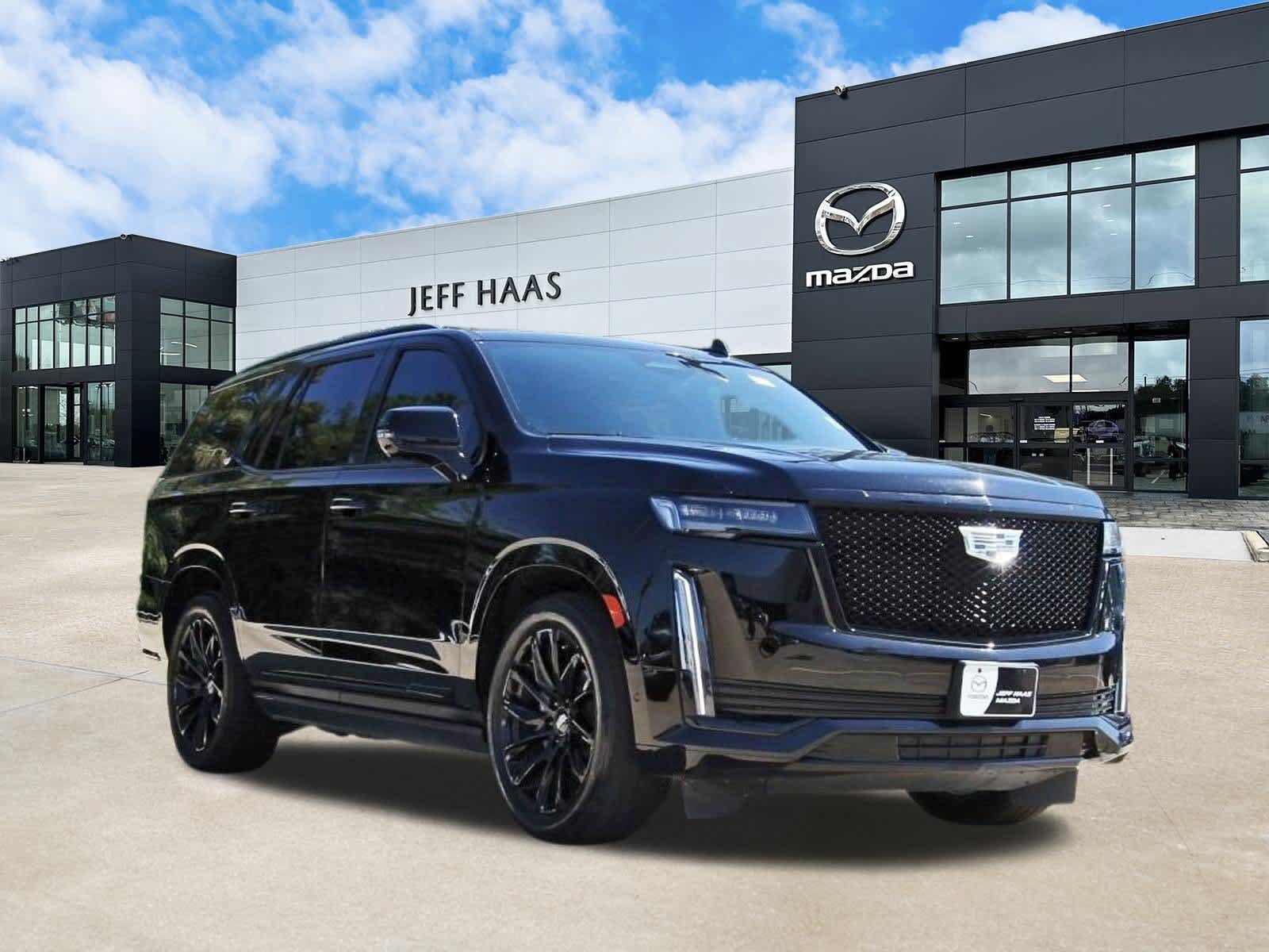 Used 2024 Cadillac Escalade Sport Platinum w/ LPO, ONYX Package AWD/4WD image 4