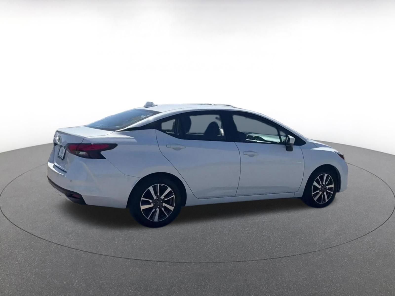 Used 2025 Nissan Versa SV FWD image 15