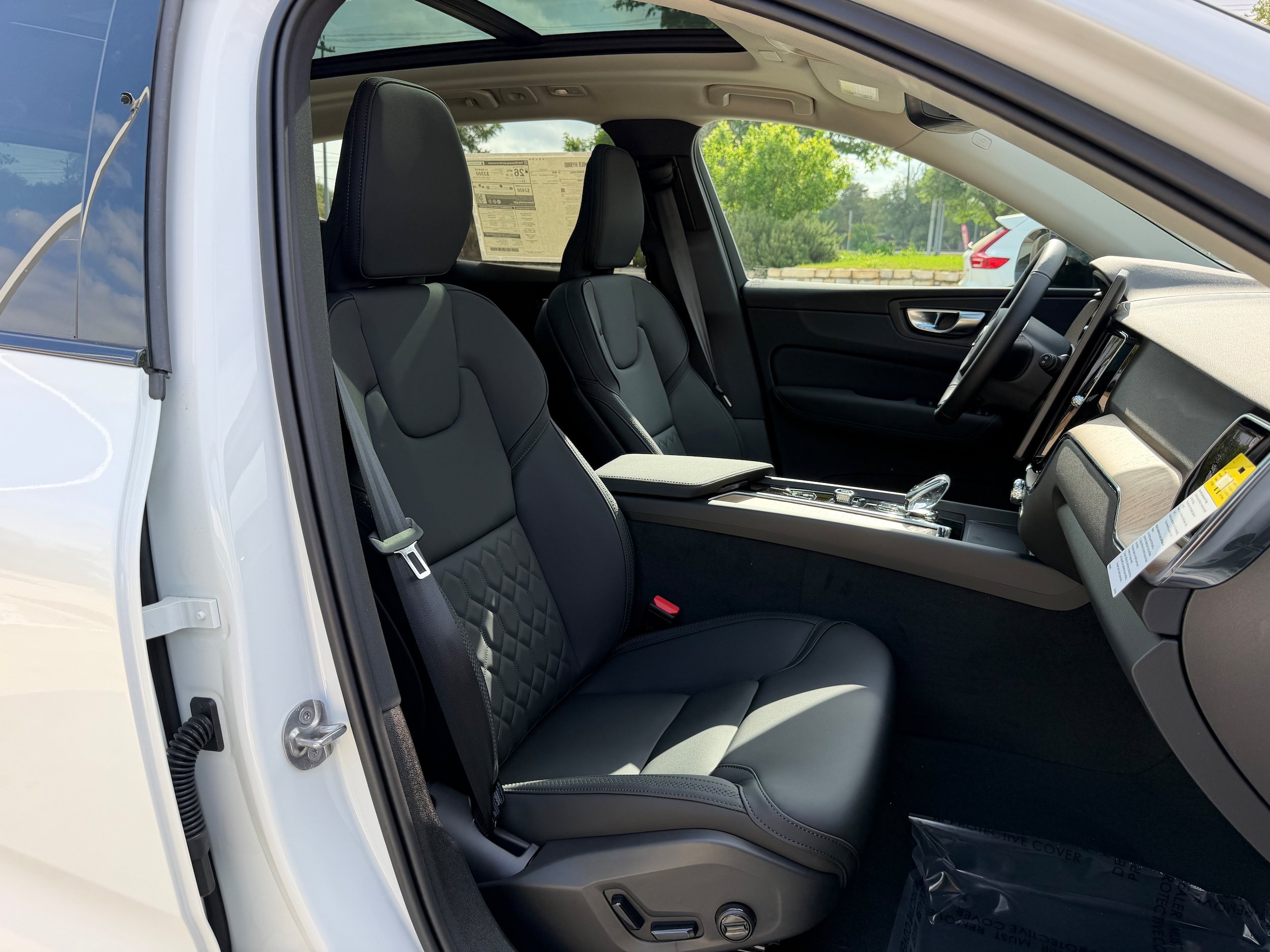 New 2026 Volvo XC60 B5 Core AWD/4WD image 8