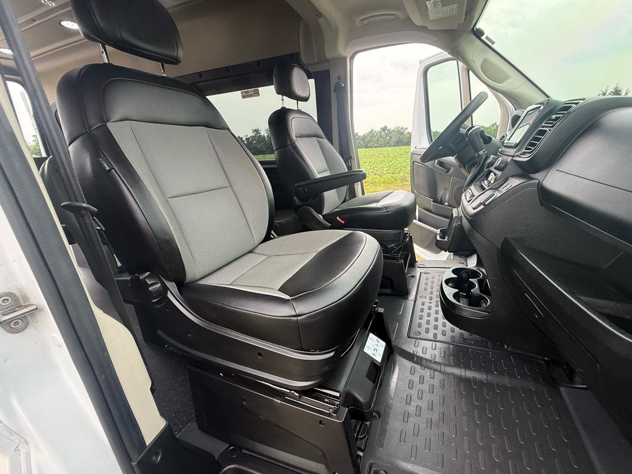 Used 2022 RAM ProMaster 2500 w/ Convenience Group FWD image 20
