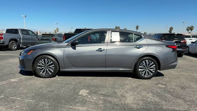 Used 2023 Nissan Altima 2.5 SV image 5