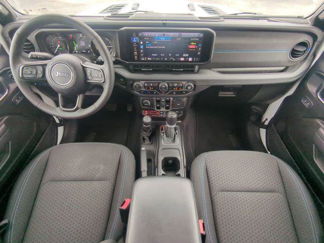 Certified 2025 Jeep Wrangler Unlimited Rubicon 4xe w/ Convenience Group image 17