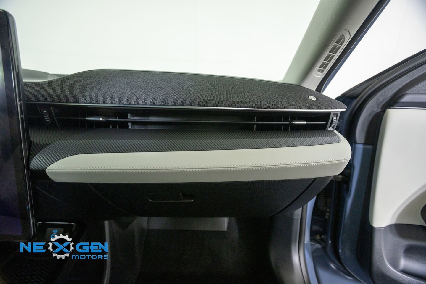 Used 2023 Ford Mustang Mach-E Premium AWD/4WD image 41