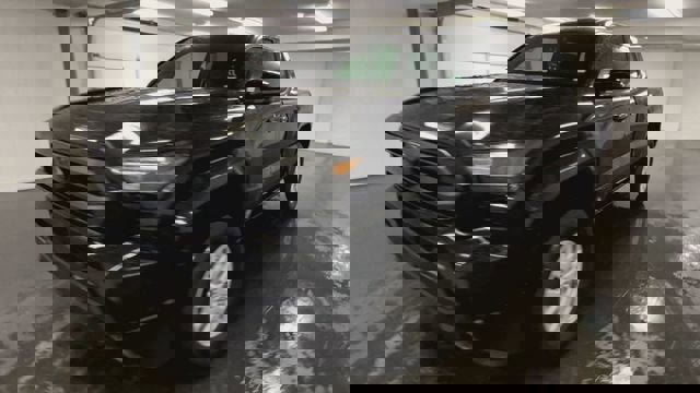 Used 2025 Toyota Tacoma SR5 image 4