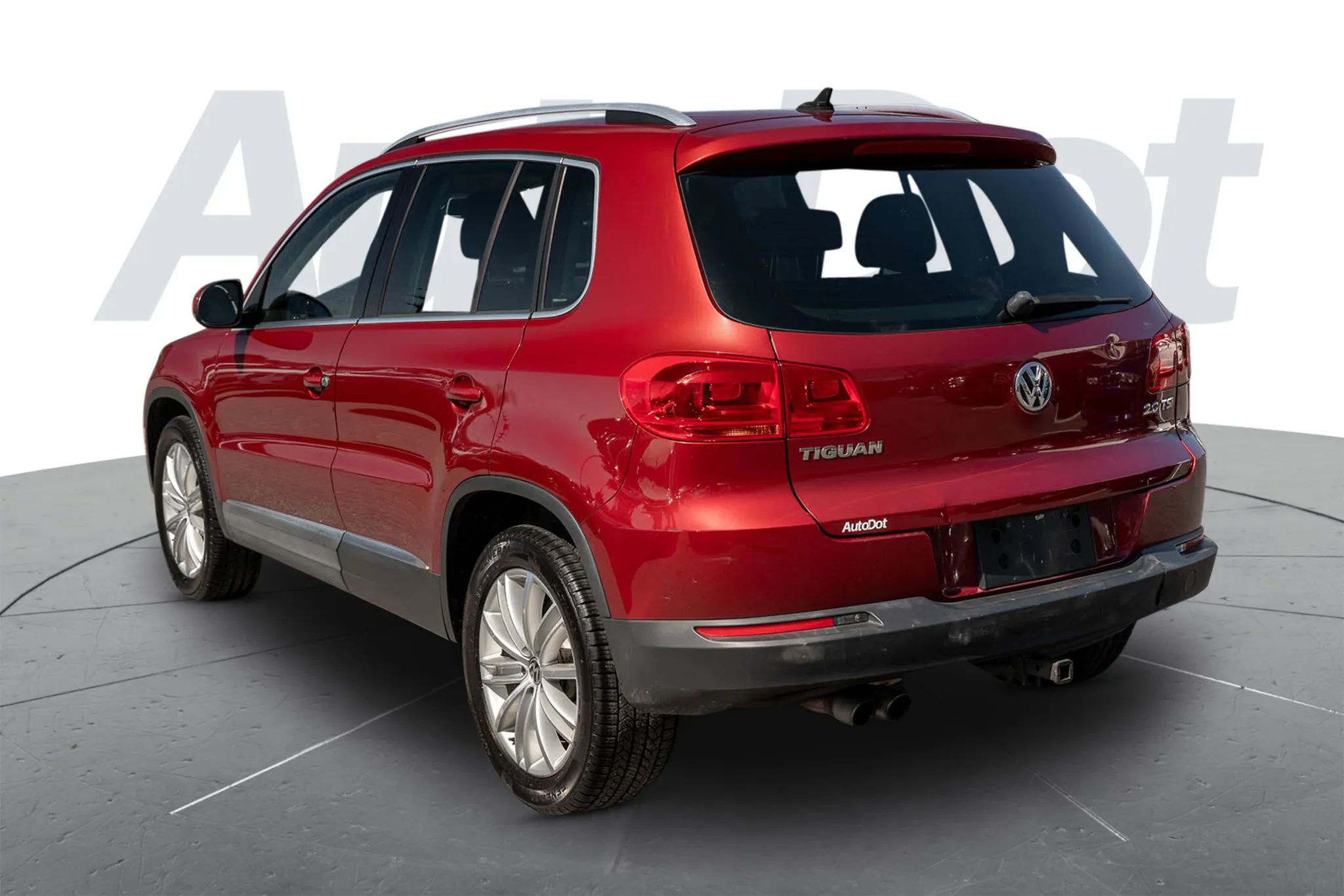 Used 2012 Volkswagen Tiguan S FWD image 2