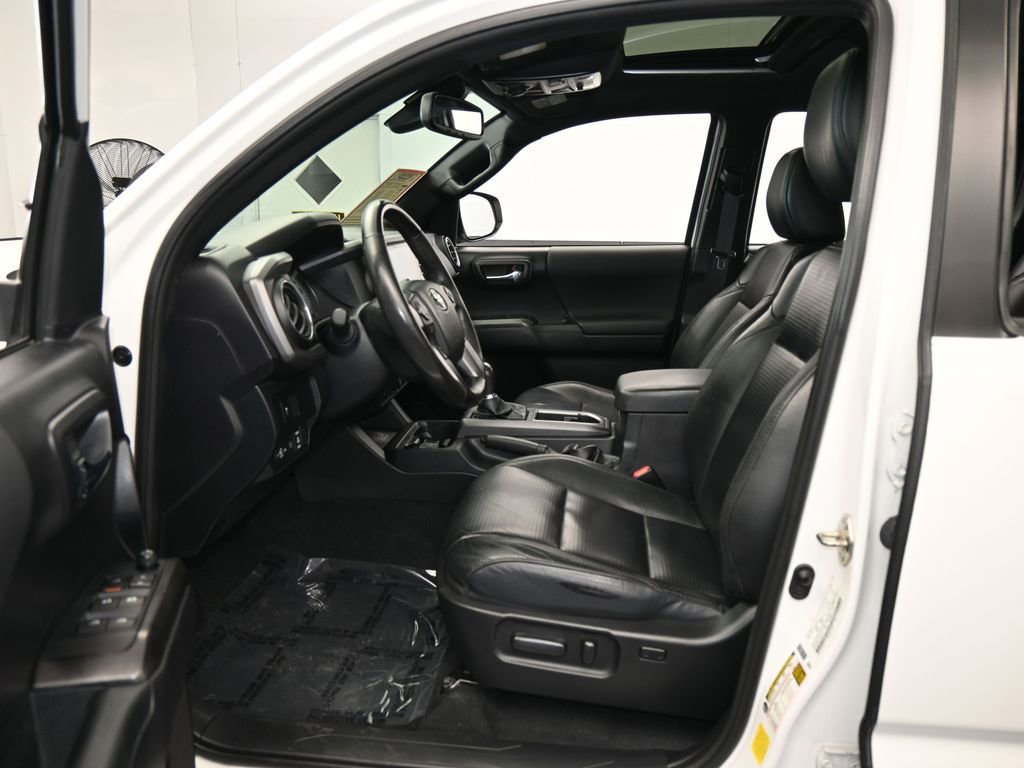 Used 2021 Toyota Tacoma SR5 image 12