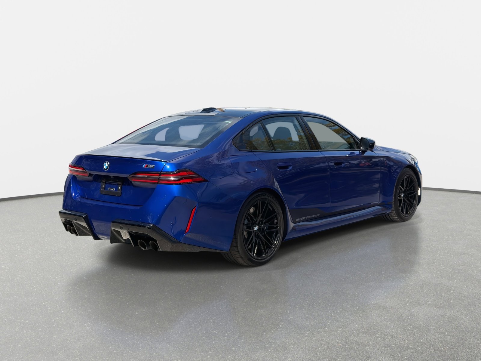 Used 2025 BMW M5 image 3