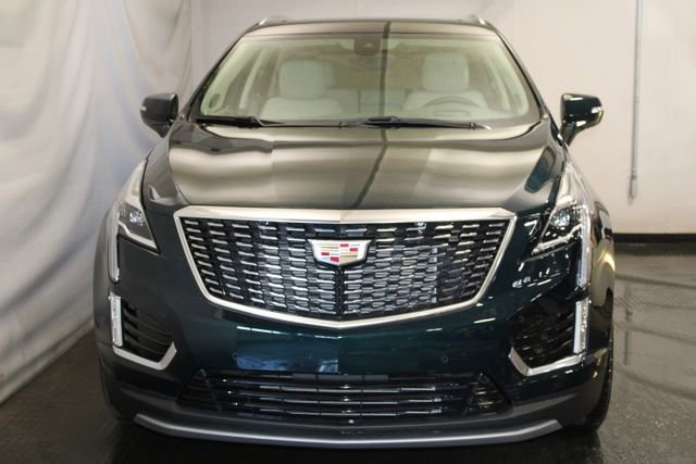 Certified 2025 Cadillac XT5 Premium Luxury w/ Technology Package AWD/4WD image 3