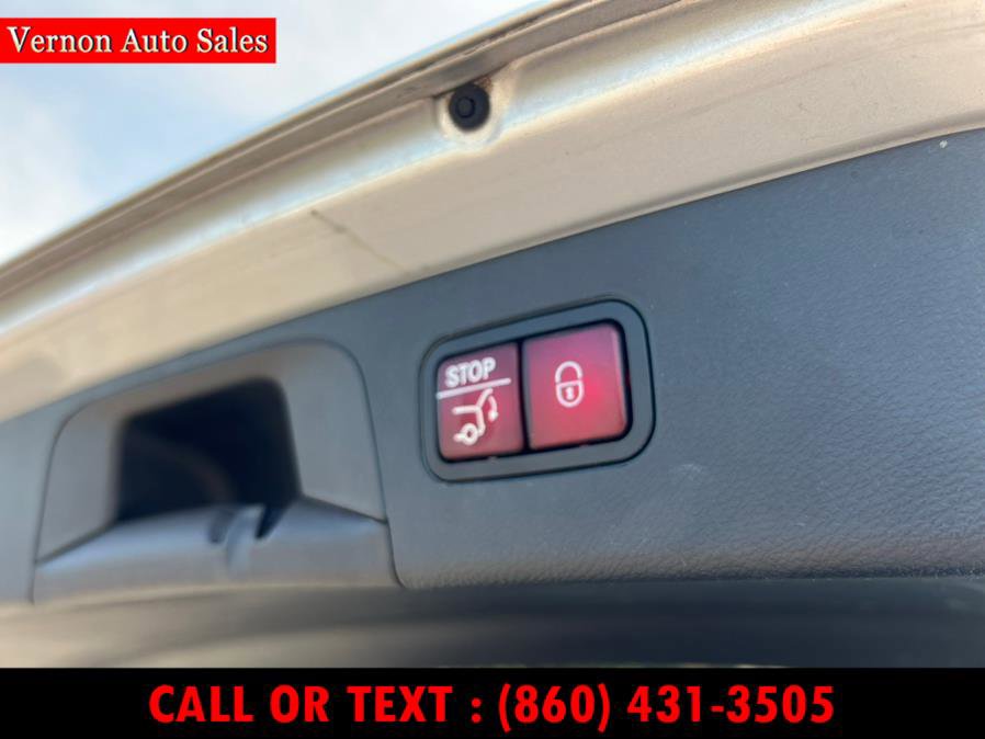 Used 2019 Mercedes-Benz GLC 300 4MATIC image 17