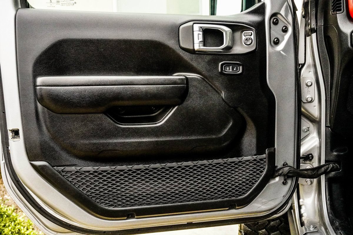 Used 2021 Jeep Wrangler Unlimited Rubicon AWD/4WD image 36