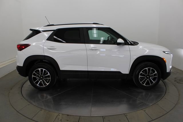 Used 2025 Chevrolet TrailBlazer LT w/ Driver Confidence Package image 43