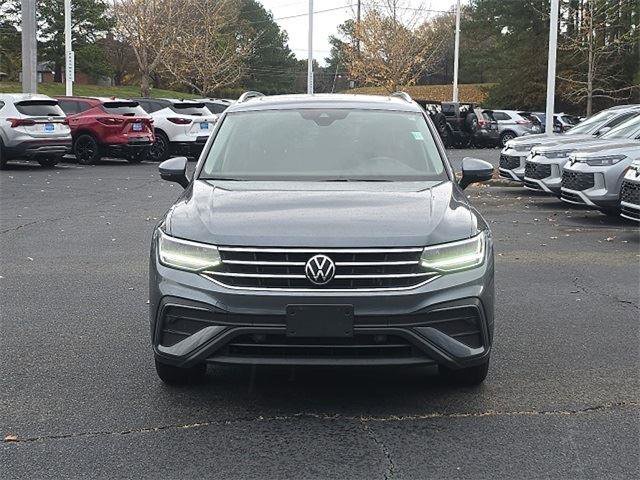 Used 2023 Volkswagen Tiguan SE w/ Panoramic Sunroof Package video 2