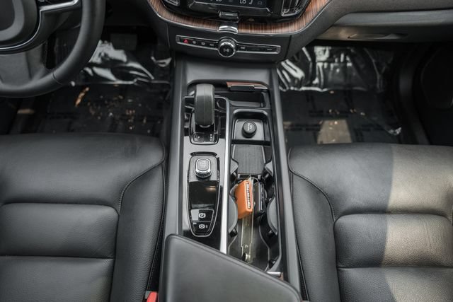 Certified 2023 Volvo XC60 B5 Plus w/ Climate Package AWD/4WD image 26