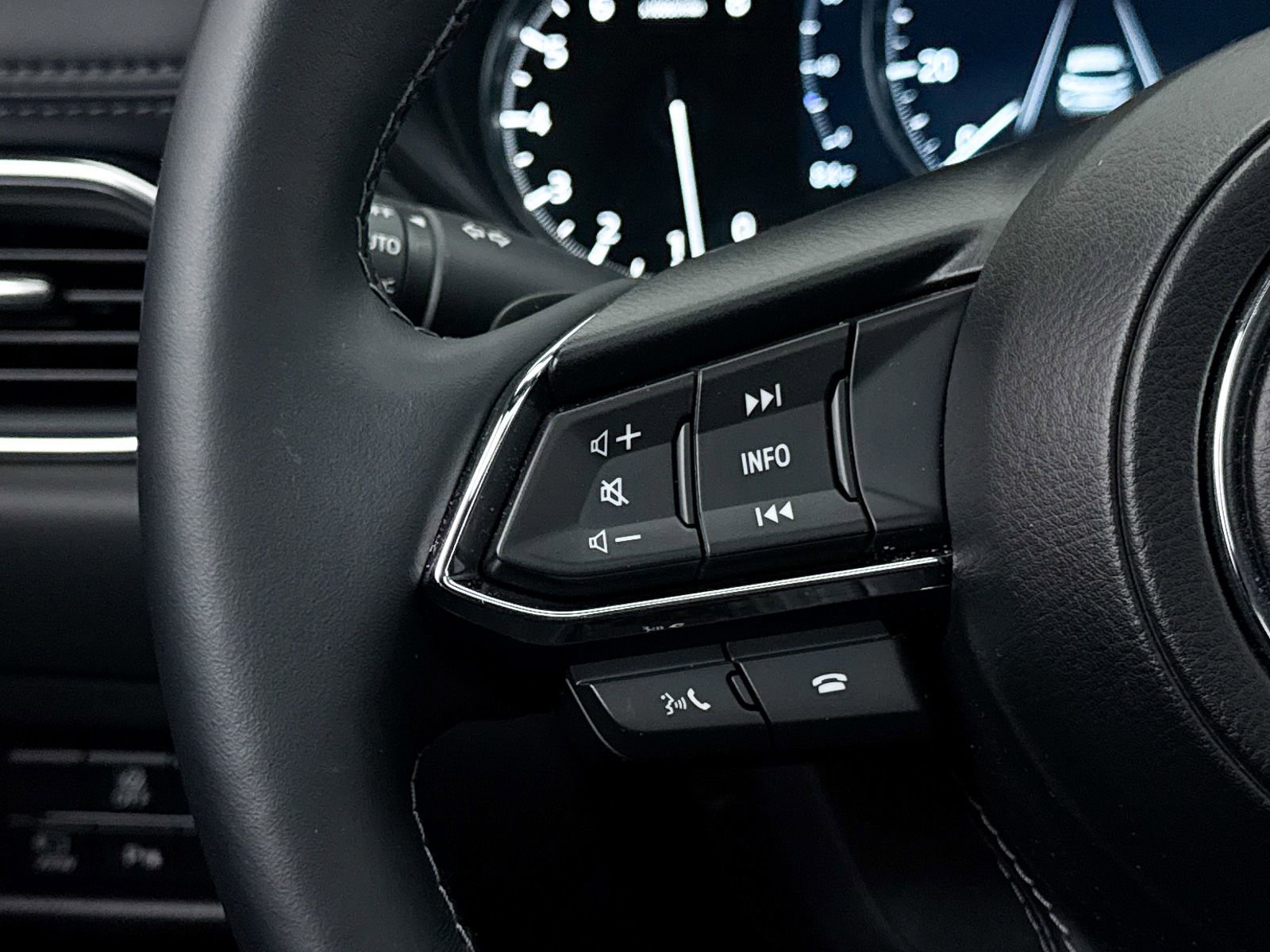 Certified 2025 MAZDA CX-5 Signature image 34