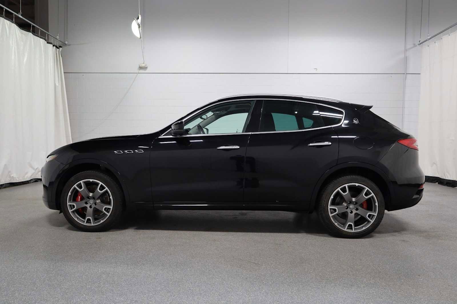Used 2017 Maserati Levante S image 2