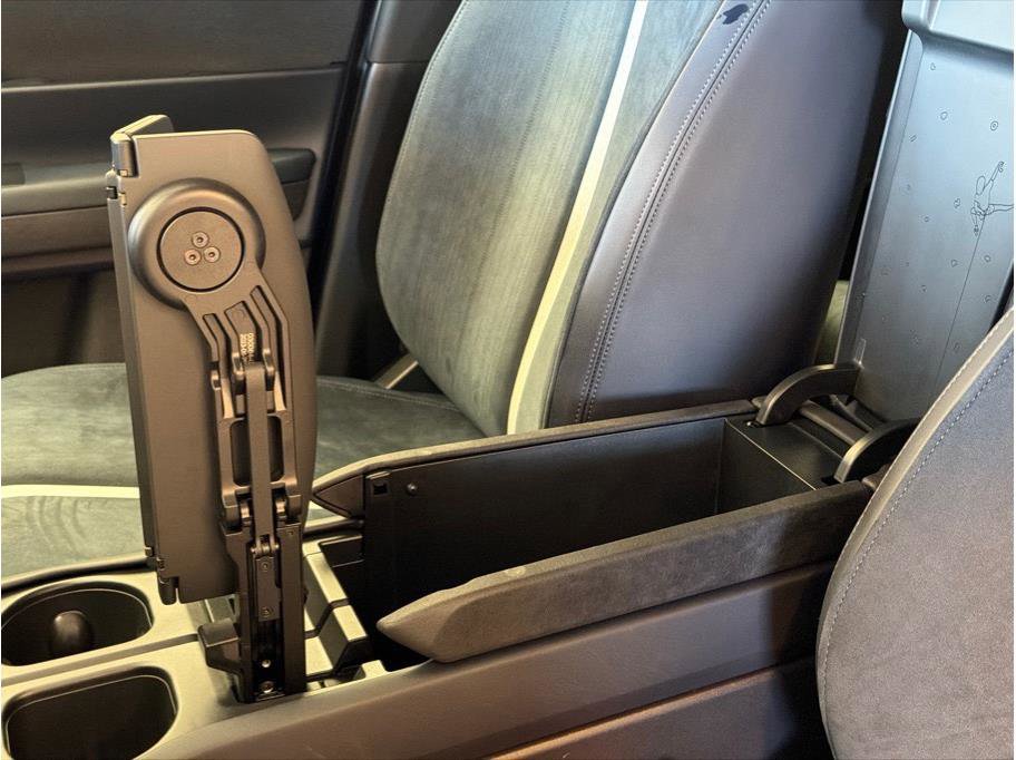 Used 2023 Fisker Ocean Extreme image 22