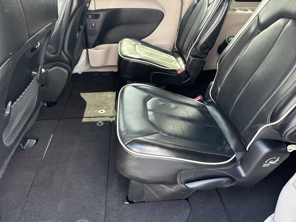 Used 2022 Chrysler Pacifica Limited FWD image 20