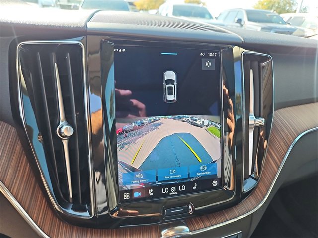 Used 2022 Volvo XC60 B5 Momentum w/ Climate Package image 15