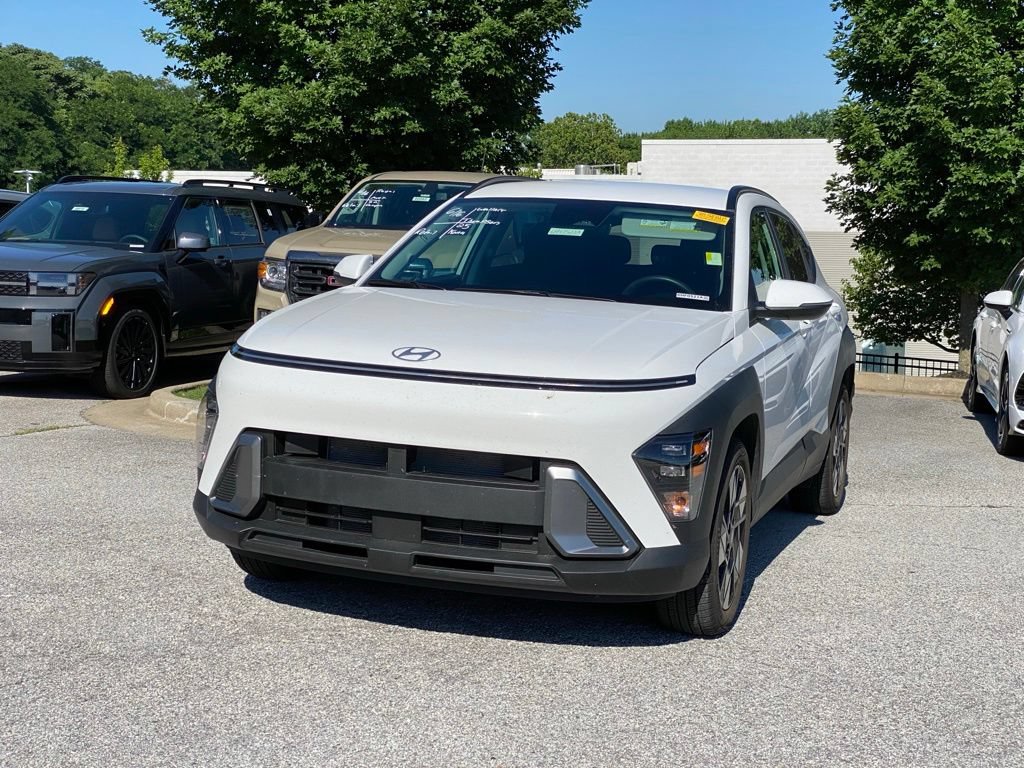 Used 2025 Hyundai Kona SEL FWD image 3