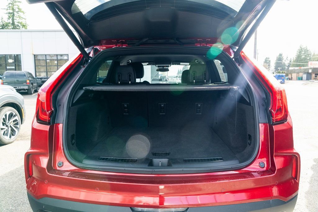 Used 2023 Cadillac XT4 Premium Luxury image 7