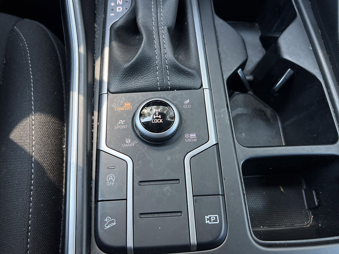 Used 2023 Kia Sorento LX AWD/4WD image 24