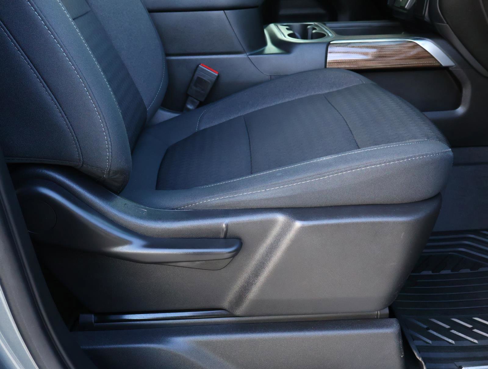 Used 2021 Chevrolet Silverado 1500 LT Trail Boss w/ LPO, Dark Essentials Package image 19