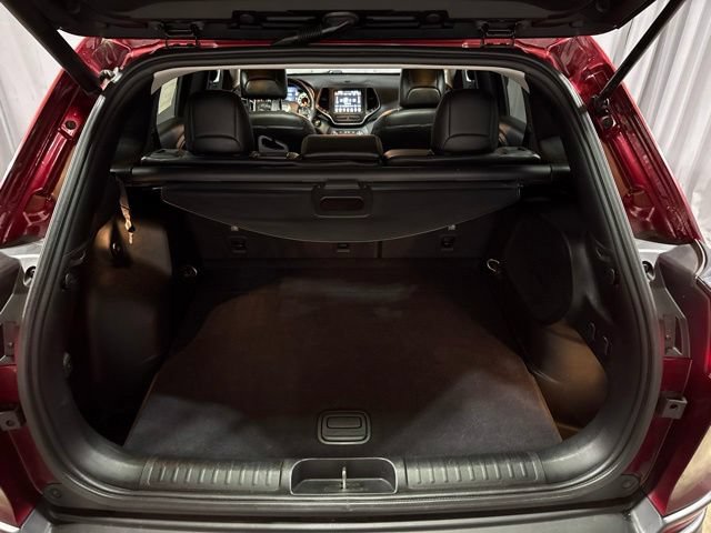 Used 2019 Jeep Cherokee Trailhawk AWD/4WD image 29