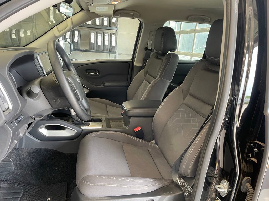 Certified 2025 Nissan Frontier SV RWD image 11
